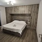 וילה Pauliana *